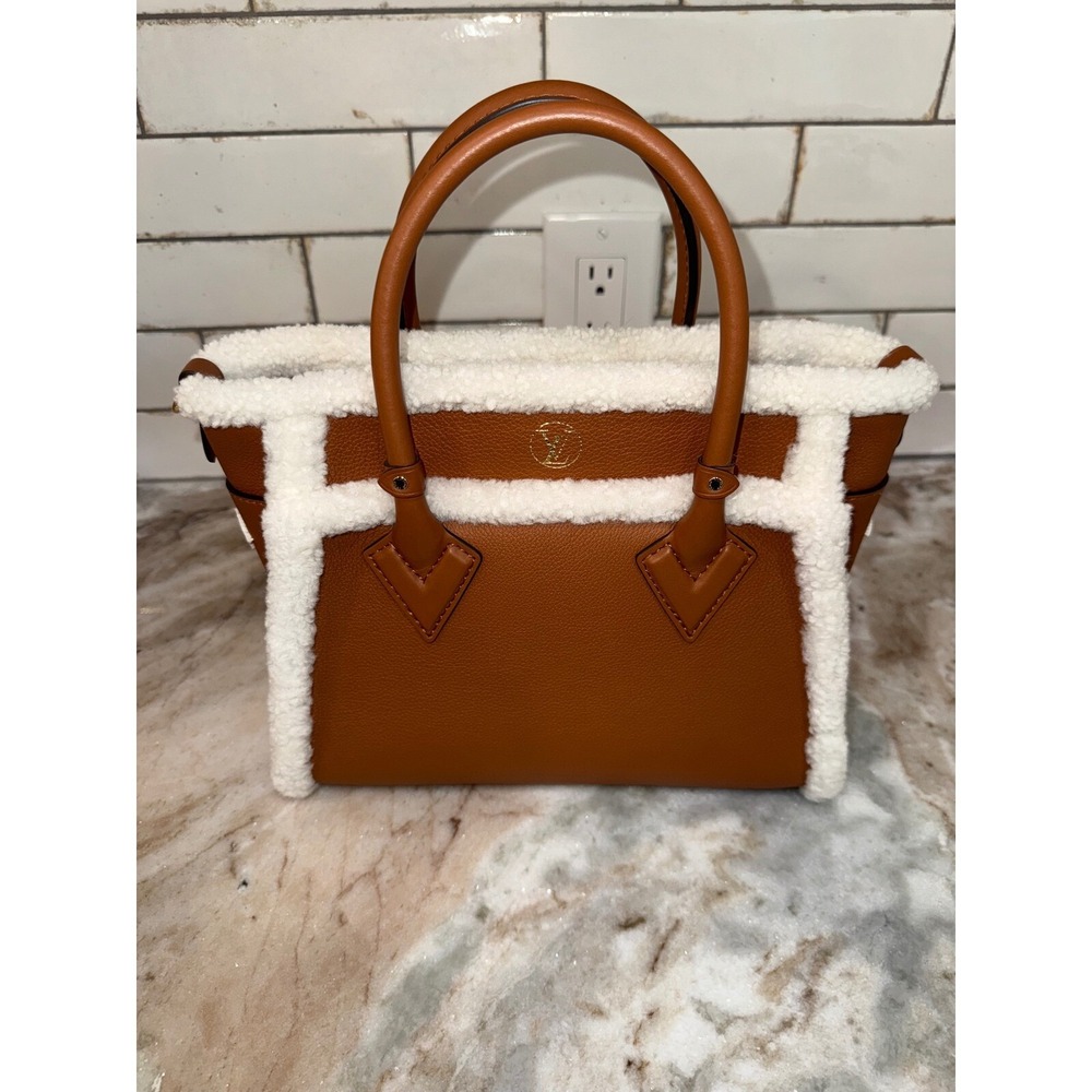 Louis Vuitton On My Side PM Caramel Leather Shearling Monogram Handbag M58918 - Picture 2 of 12